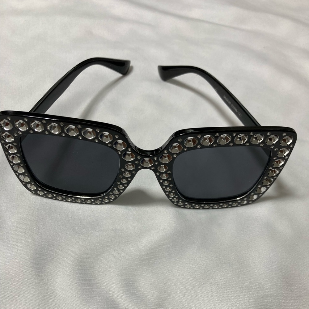 Celebrity Inspired Oversized Square Rhinestone Look Black Gray Sunglasses